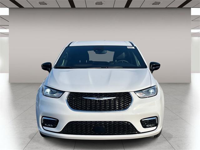 new 2026 Chrysler Pacifica car, priced at $45,455