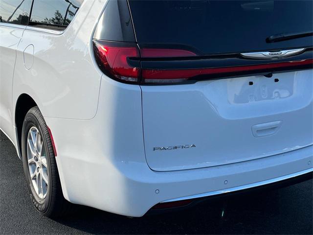 new 2026 Chrysler Pacifica car, priced at $45,455