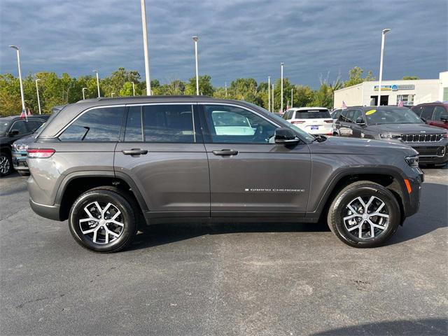 new 2024 Jeep Grand Cherokee car, priced at $43,490