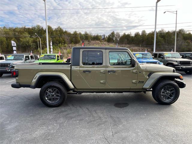 new 2025 Jeep Gladiator car, priced at $47,414