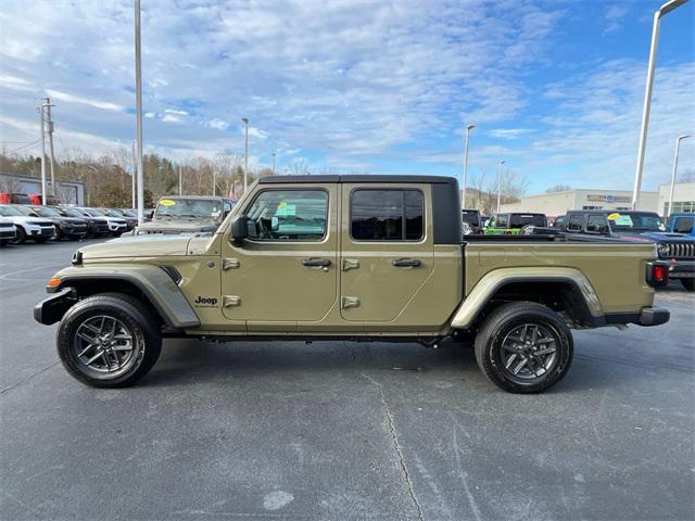 new 2025 Jeep Gladiator car, priced at $47,414