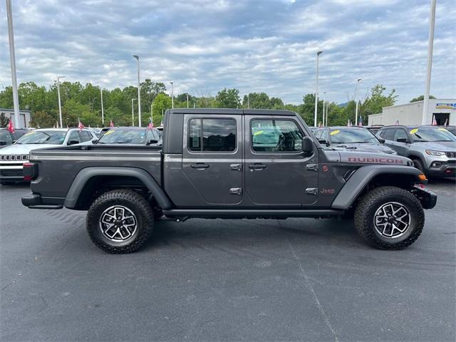 new 2024 Jeep Gladiator car, priced at $58,560