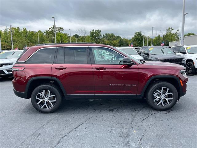 new 2024 Jeep Grand Cherokee car, priced at $49,990