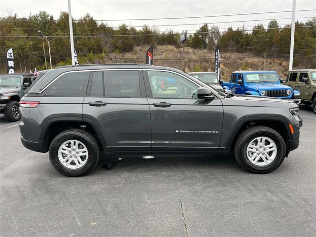 new 2025 Jeep Grand Cherokee car, priced at $40,099