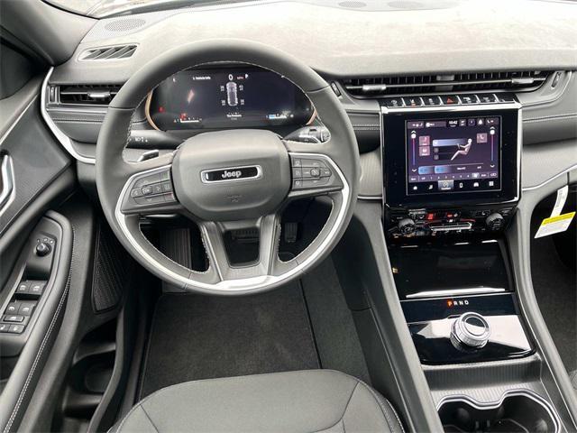 new 2025 Jeep Grand Cherokee car, priced at $40,099