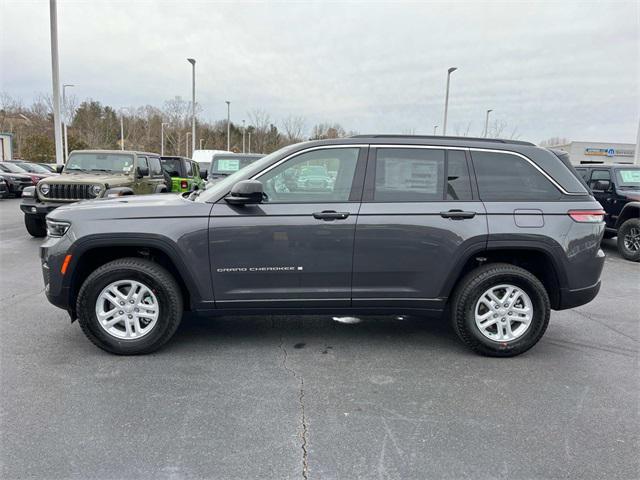 new 2025 Jeep Grand Cherokee car, priced at $40,099