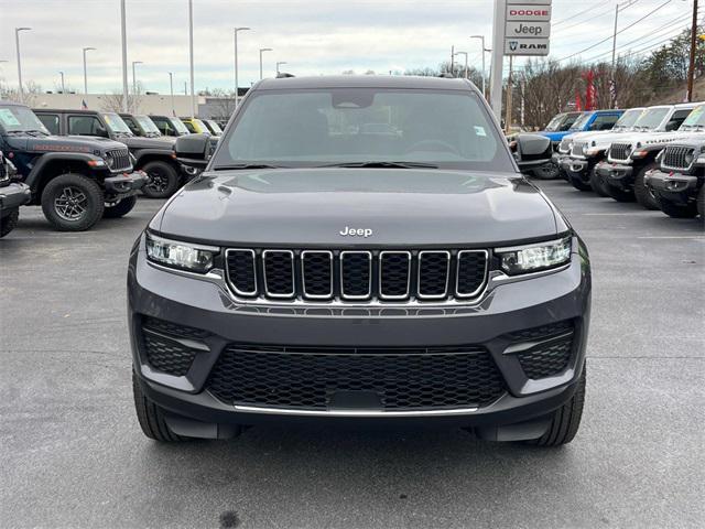 new 2025 Jeep Grand Cherokee car, priced at $40,099