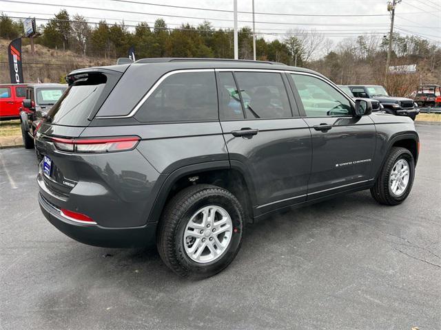 new 2025 Jeep Grand Cherokee car, priced at $40,099