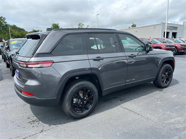 new 2024 Jeep Grand Cherokee car, priced at $45,504