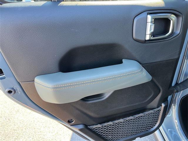 new 2025 Jeep Gladiator car, priced at $61,190