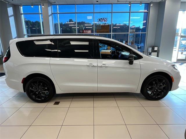 new 2026 Chrysler Pacifica car, priced at $56,655