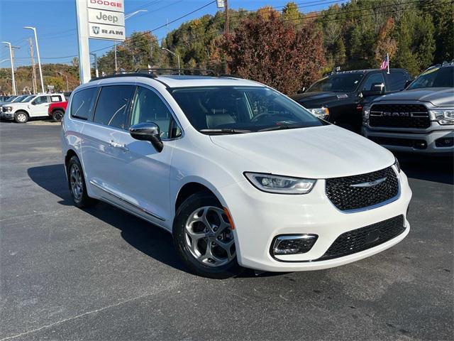 used 2023 Chrysler Pacifica car, priced at $33,399