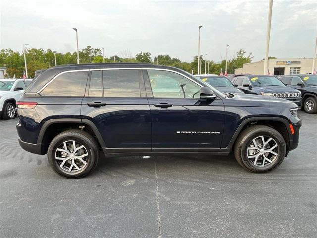 new 2024 Jeep Grand Cherokee car, priced at $49,990