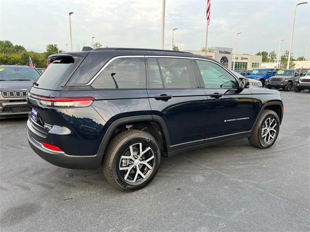 new 2024 Jeep Grand Cherokee car, priced at $49,990