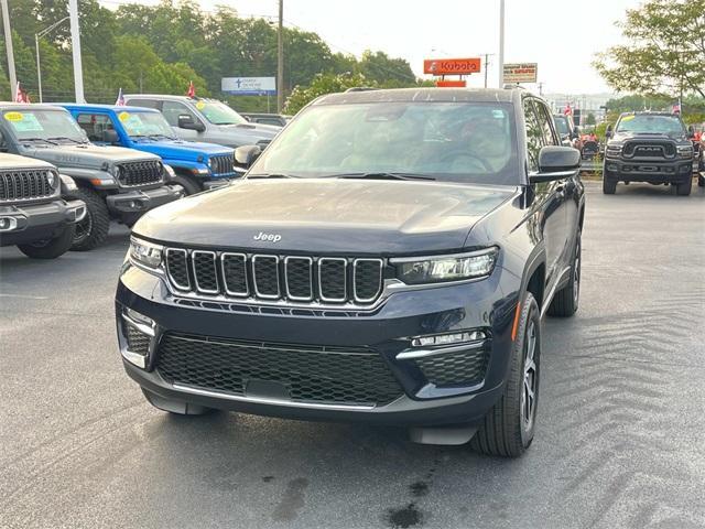 new 2024 Jeep Grand Cherokee car, priced at $49,990