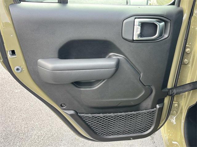 new 2025 Jeep Wrangler car, priced at $41,250