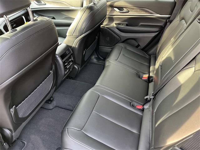 new 2025 Jeep Grand Cherokee car, priced at $46,377