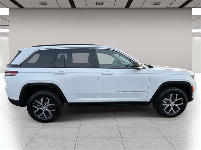 new 2025 Jeep Grand Cherokee car, priced at $47,741