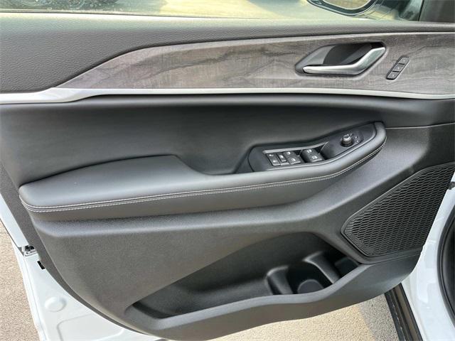 new 2025 Jeep Grand Cherokee car, priced at $46,377