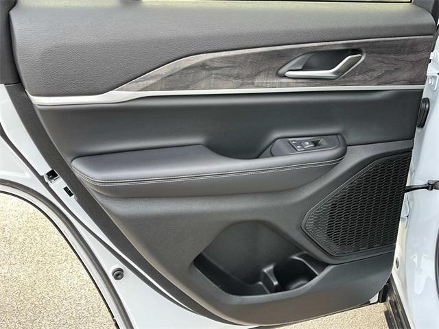 new 2025 Jeep Grand Cherokee car, priced at $46,377