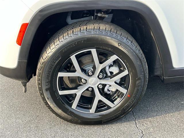 new 2025 Jeep Grand Cherokee car, priced at $46,377