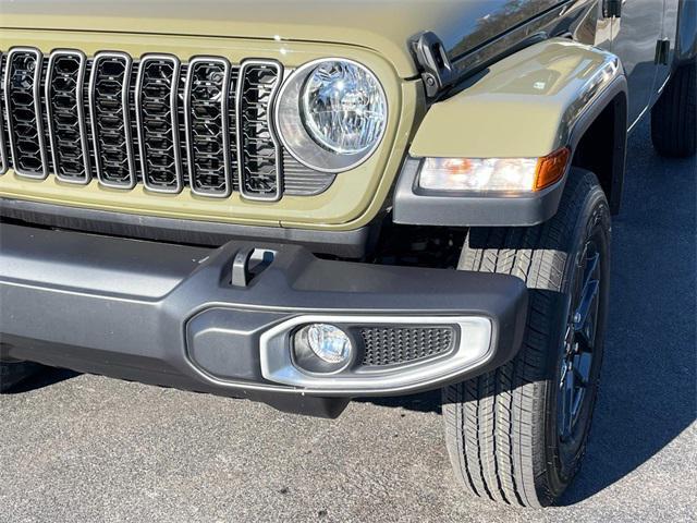 new 2025 Jeep Gladiator car, priced at $45,628