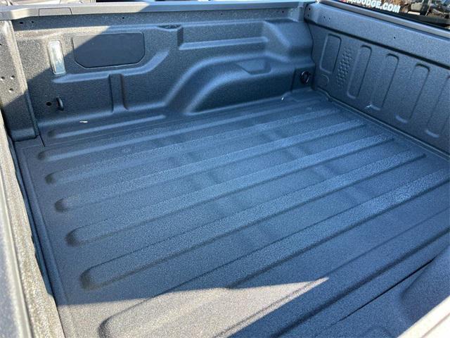 new 2025 Jeep Gladiator car, priced at $45,628
