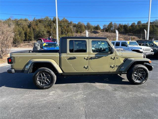 new 2025 Jeep Gladiator car, priced at $45,628