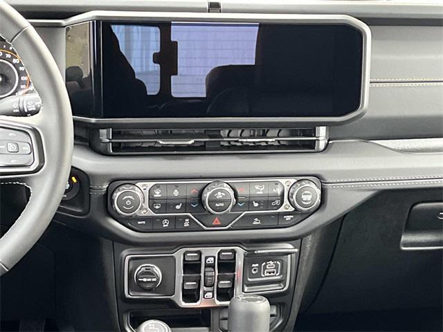 new 2025 Jeep Gladiator car, priced at $50,300