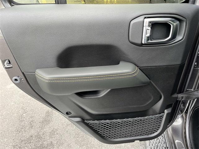 new 2025 Jeep Gladiator car, priced at $50,300