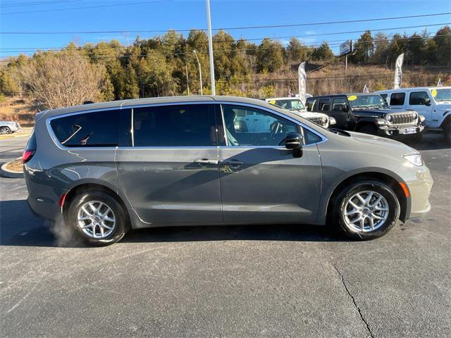 new 2025 Chrysler Pacifica car, priced at $43,716