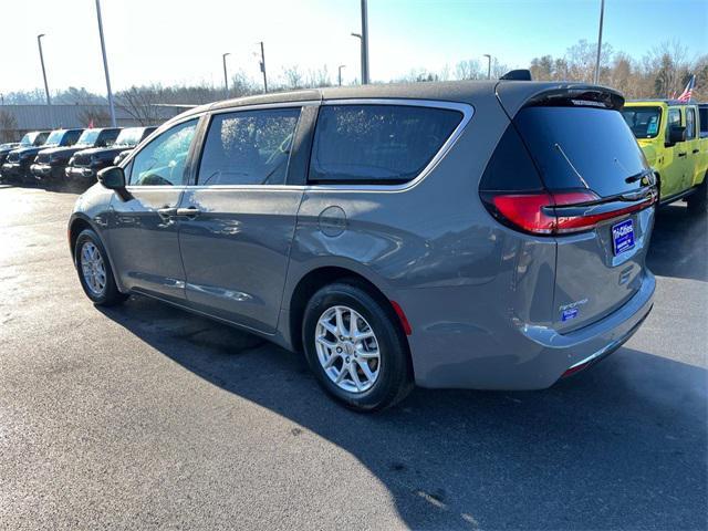 new 2025 Chrysler Pacifica car, priced at $43,716