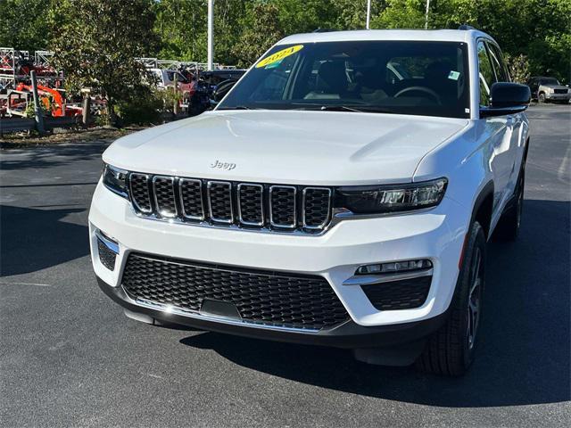 new 2024 Jeep Grand Cherokee car, priced at $51,052