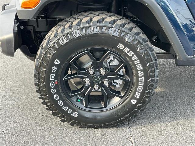 new 2025 Jeep Gladiator car, priced at $50,001