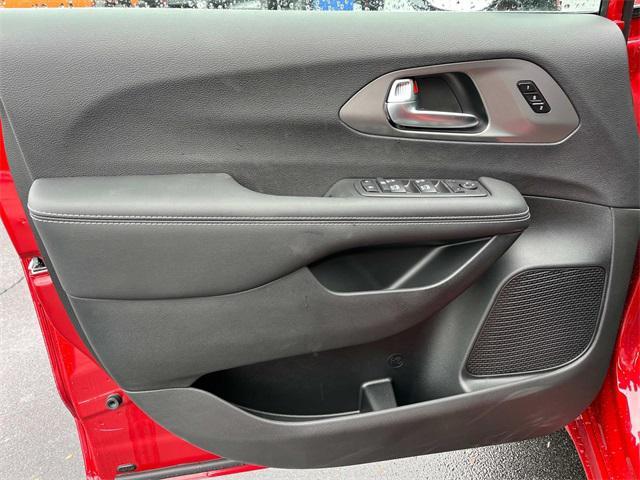 new 2026 Chrysler Pacifica car, priced at $51,125