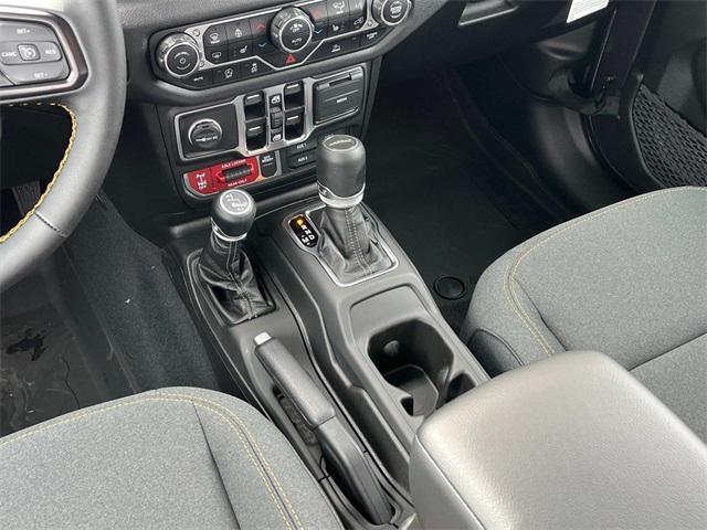 new 2025 Jeep Gladiator car, priced at $48,301