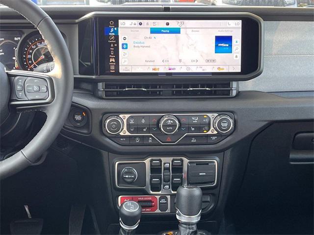 new 2025 Jeep Gladiator car, priced at $51,428