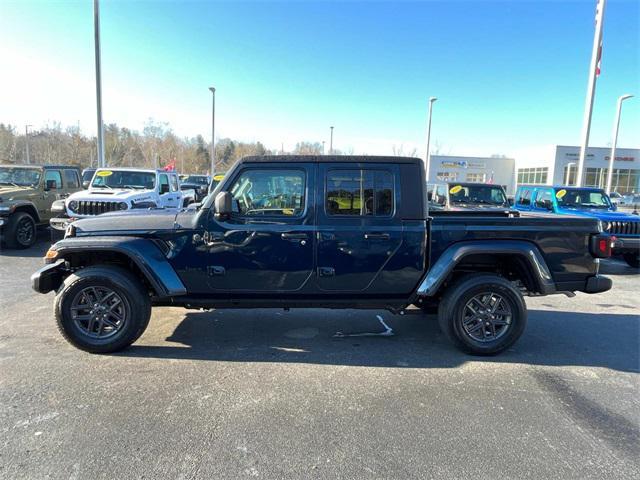 new 2025 Jeep Gladiator car, priced at $46,591