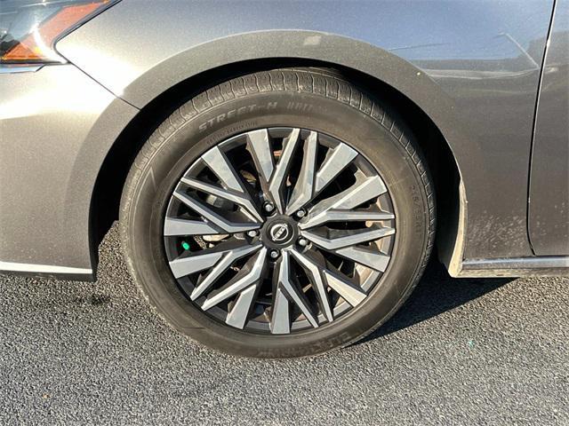 used 2023 Nissan Altima car, priced at $21,085