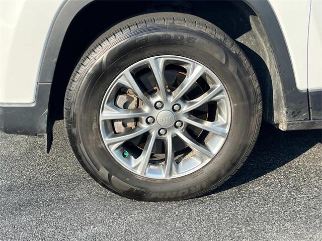 used 2020 Jeep Cherokee car, priced at $20,491
