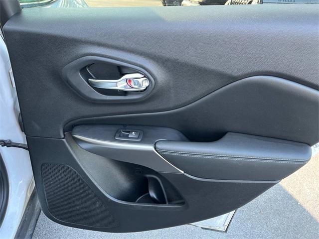 used 2020 Jeep Cherokee car, priced at $20,491