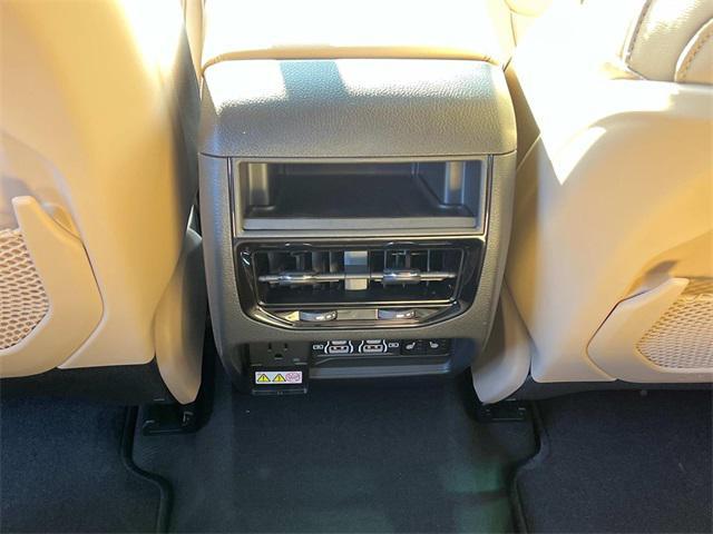 new 2025 Jeep Grand Cherokee car, priced at $46,590