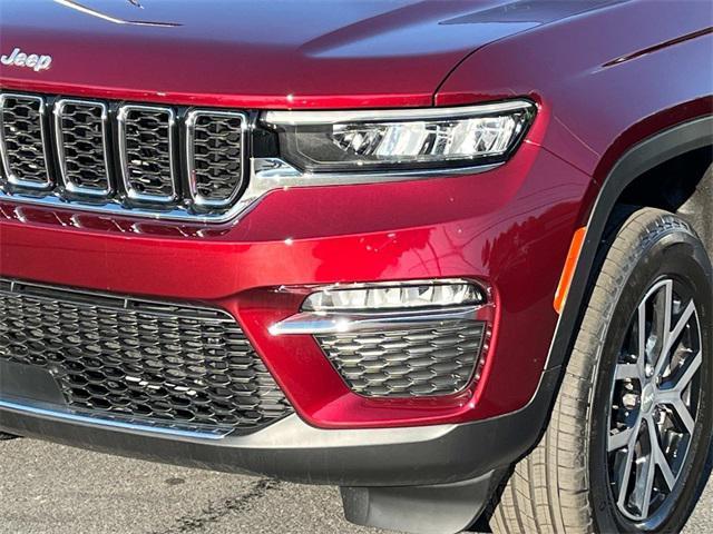 new 2025 Jeep Grand Cherokee car, priced at $46,590