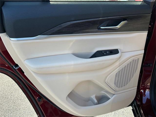 new 2025 Jeep Grand Cherokee car, priced at $46,590