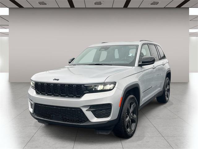 new 2025 Jeep Grand Cherokee car, priced at $49,170