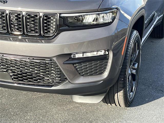 new 2025 Jeep Grand Cherokee car, priced at $51,735