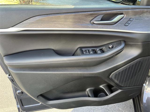 new 2025 Jeep Grand Cherokee car, priced at $51,735