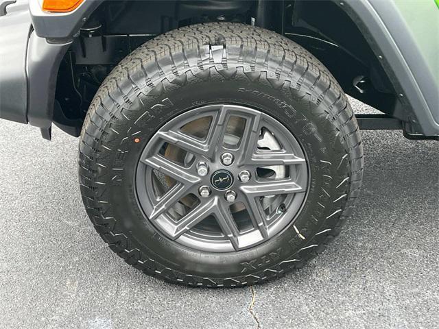 new 2025 Jeep Wrangler car, priced at $44,070