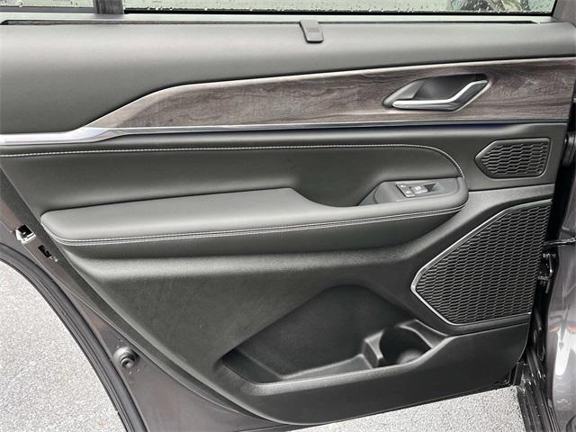 new 2025 Jeep Grand Cherokee L car, priced at $69,879