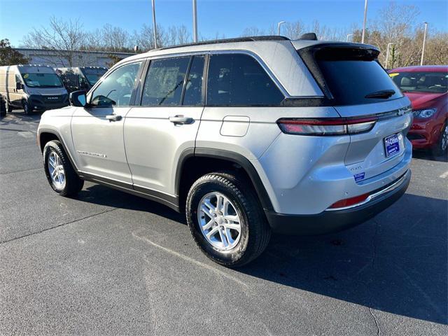 new 2025 Jeep Grand Cherokee car, priced at $40,378
